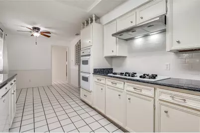 1910 Jamestown Court, Arlington, TX 76013 - Photo 17