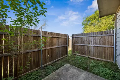 724 W Collins Street, Denton, TX 76201 - Photo 25