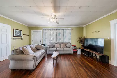 401 Powers Street, Lacy Lakeview, TX 76705 - Photo 3