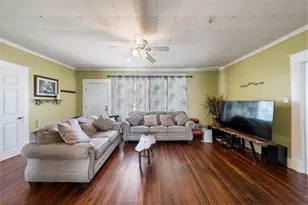 401 Powers St, Lacy Lakeview, TX 76705 - Photo 3