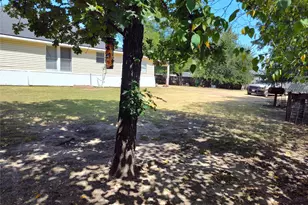 401 Powers St, Lacy Lakeview, TX 76705 - Photo 17