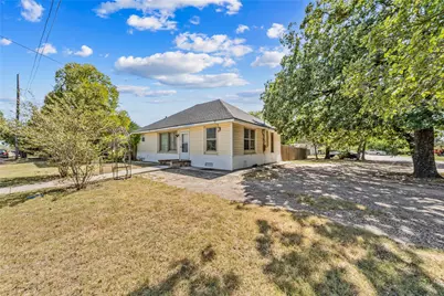 401 Powers Street, Lacy Lakeview, TX 76705 - Photo 1