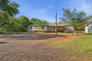 1000 Forest Oaks St, Azle, TX 76020 - Photo 21