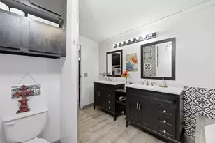 1000 Forest Oaks St, Azle, TX 76020 - Photo 13