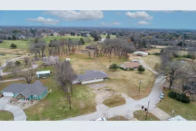 407 S Crockett, Edgewood, TX 75117 - Photo 3