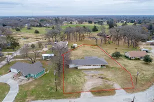 407 S Crockett, Edgewood, TX 75117 - Photo 1