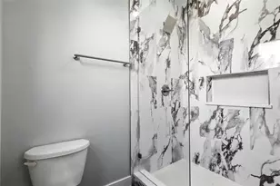 810 Euclid St, Cleburne, TX 76033 - Photo 21