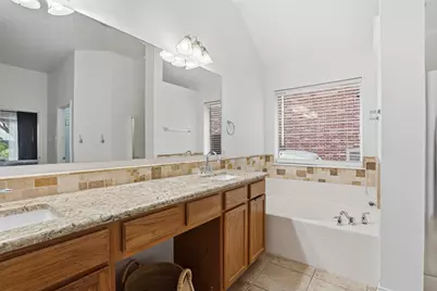 5605 Southern Hills Drive, North Richland Hills, TX 76180 - Photo 17