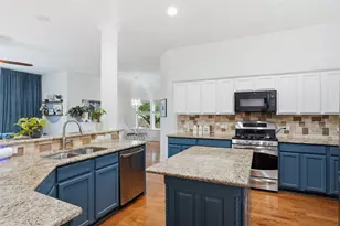 5605 Southern Hills Dr, North Richland Hills, TX 76180 - Photo 9