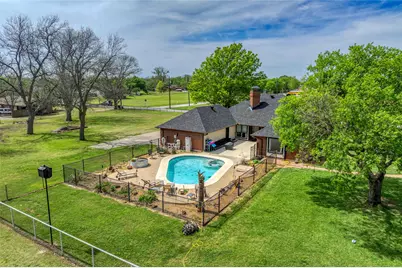 501 N Van Zandt Street, Tioga, TX 76271 - Photo 29