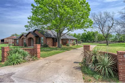 501 N Van Zandt Street, Tioga, TX 76271 - Photo 3