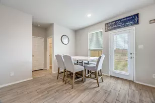 926 Hurstwood Dr, Van Alstyne, TX 75495 - Photo 7