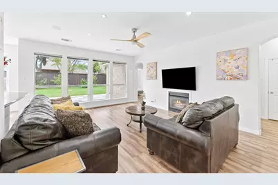 12165 Shoal Creek Drive, Frisco, TX 75035 - Photo 15