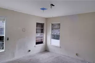 7328 Ravehill Ln, Dallas, TX 75227 - Photo 15