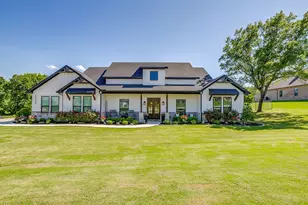 2029 Shady Crk Xing, Azle, TX 76020 - Photo 3