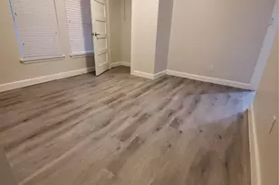 1017 E Humbolt St, Fort Worth, TX 76104 - Photo 5