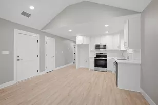 1004 S 1st St, Sherman, TX 75090 - Photo 11