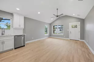 1004 S 1st St, Sherman, TX 75090 - Photo 9