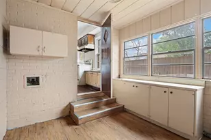 101 W Park Row Dr, Arlington, TX 76010 - Photo 9