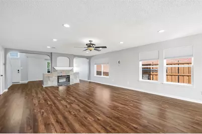 905 Elizabeth Drive, Lewisville, TX 75067 - Photo 11