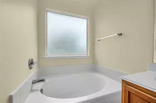 705 Loftin St, Crowley, TX 76036 - Photo 21