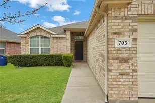 705 Loftin St, Crowley, TX 76036 - Photo 3