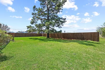 110 Vine Street, Pottsboro, TX 75076 - Photo 27