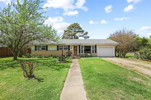 110 Vine St, Pottsboro, TX 75076 - Photo 1