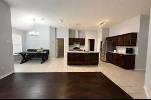 208 Creek Point Ln, Arlington, TX 76002 - Photo 3