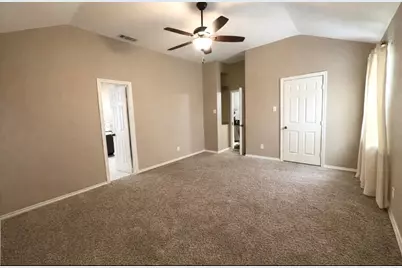 208 Creek Point Lane, Arlington, TX 76002 - Photo 9