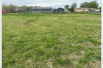 6827 Spring Branch Drive, Krum, TX 76249 - Photo 3