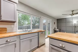 310 Willow Springs Ct, Coppell, TX 75019 - Photo 9