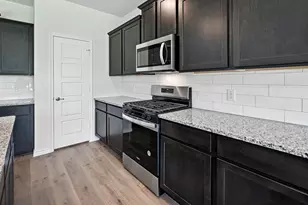 7049 Split Rail Dr, Garland, TX 75043 - Photo 5