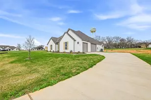 1005 Ronnie Ct, Springtown, TX 76082 - Photo 5