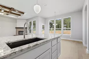 1005 Ronnie Ct, Springtown, TX 76082 - Photo 9