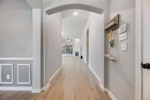 1015 Harwood Ct, Euless, TX 76039 - Photo 5