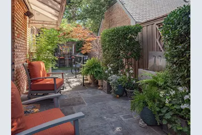 7715 Southwestern Boulevard, Dallas, TX 75225 - Photo 11