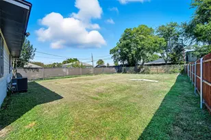 1830 San Antonio St, Grand Prairie, TX 75051 - Photo 25