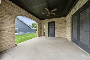 1004 E Franklin St, Hillsboro, TX 76645 - Photo 5