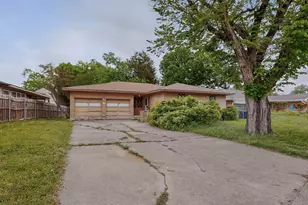 9229 Bentham Ct, Dallas, TX 75227 - Photo 31