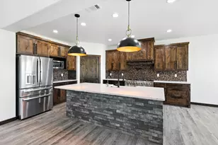 835 Clb Lk Rd, Whitesboro, TX 76273 - Photo 9