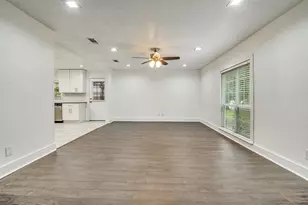 310 Thistle Dr, Garland, TX 75043 - Photo 3
