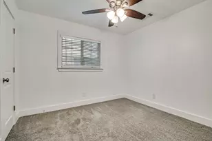 310 Thistle Dr, Garland, TX 75043 - Photo 9