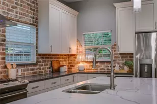 322 S Brighton Ave, Dallas, TX 75208 - Photo 17