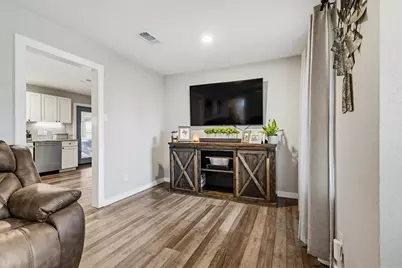 2550 Brandywine Drive, Farmers Branch, TX 75234 - Photo 7