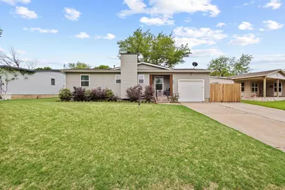 2550 Brandywine Drive, Farmers Branch, TX 75234 - Photo 3