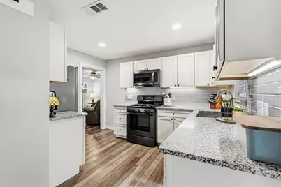 2550 Brandywine Drive, Farmers Branch, TX 75234 - Photo 13