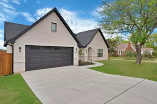 905 N Trinity St, Decatur, TX 76234 - Photo 1
