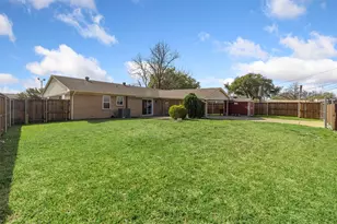2425 Larchmont Dr, Mesquite, TX 75150 - Photo 3