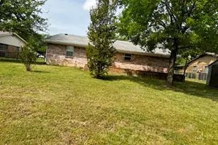 913 Patricia Dr, Sherman, TX 75090 - Photo 11